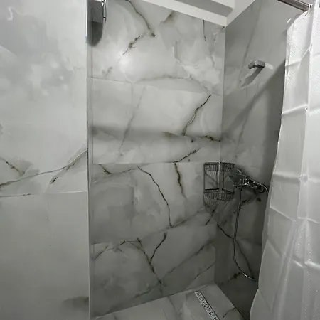 شقة Kasim Cozy - Near Airport Tirana