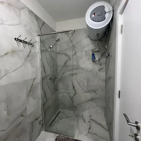 Kasim Cozy - Near Airport Tirana * Ljaknasi