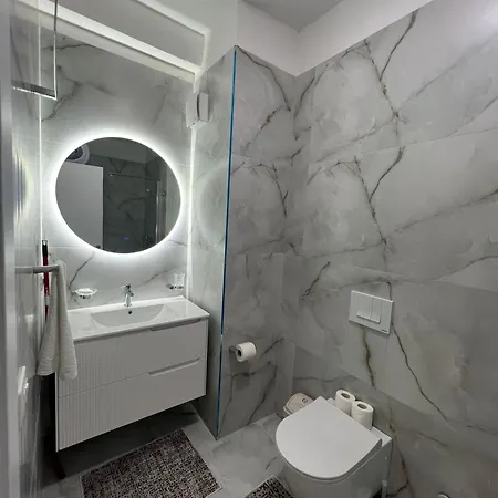 Kasim Cozy - Near Airport Tirana شقة