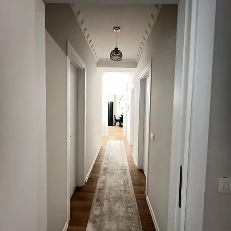 Kasim Cozy - Near Airport Tirana شقة