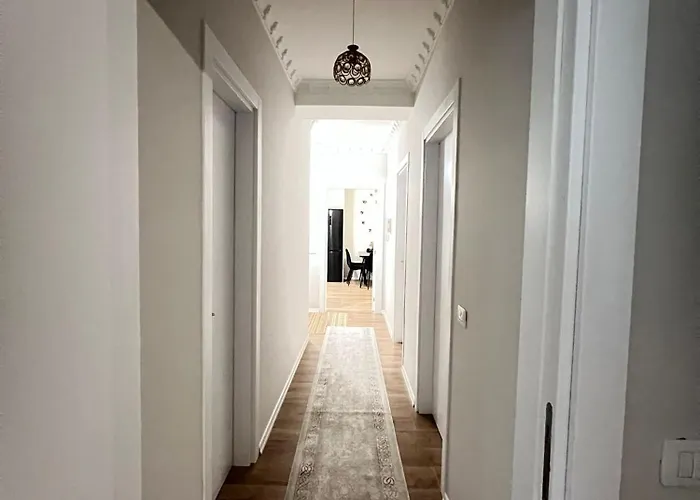 Kasim Cozy - Near Airport Tirana 公寓